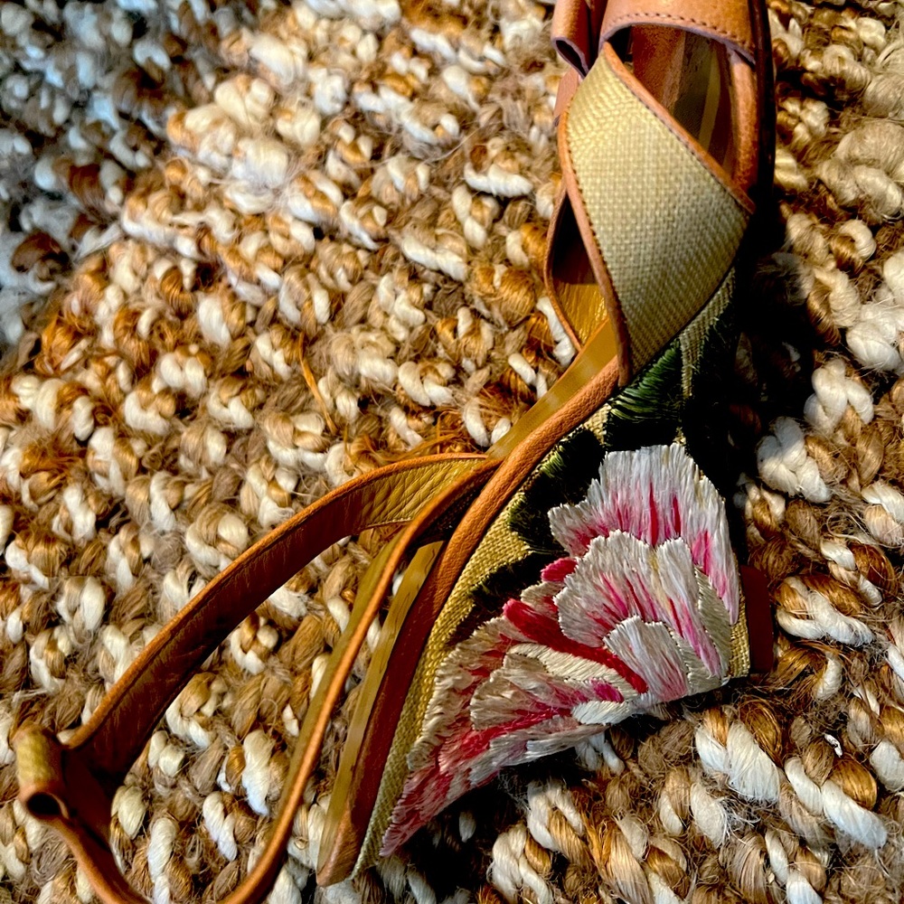 Gorgeous Valentino embroidered wedge heels.  Size 8.5.  4” heel.